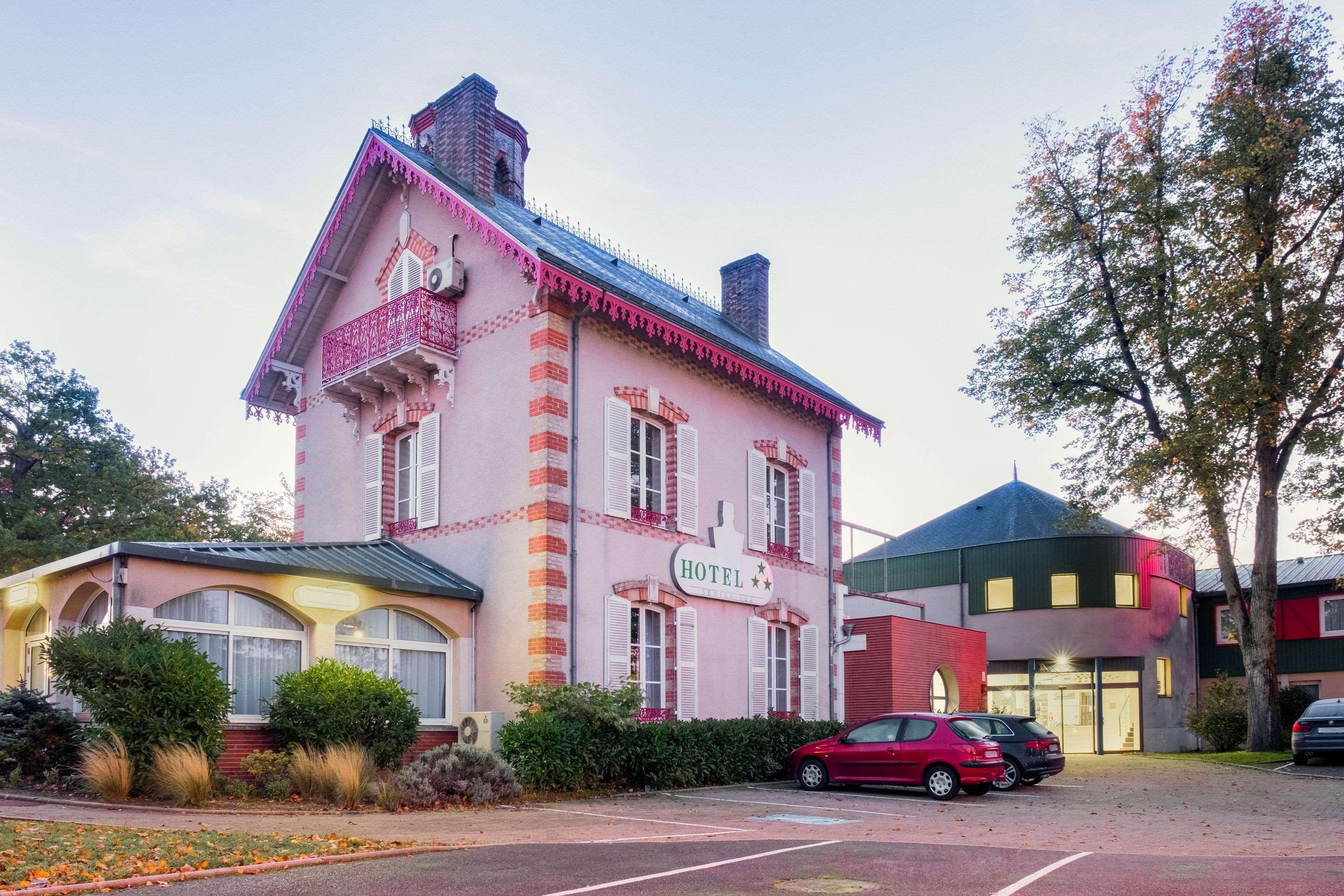 Hotel Le Circuit Le Mans Exterior photo