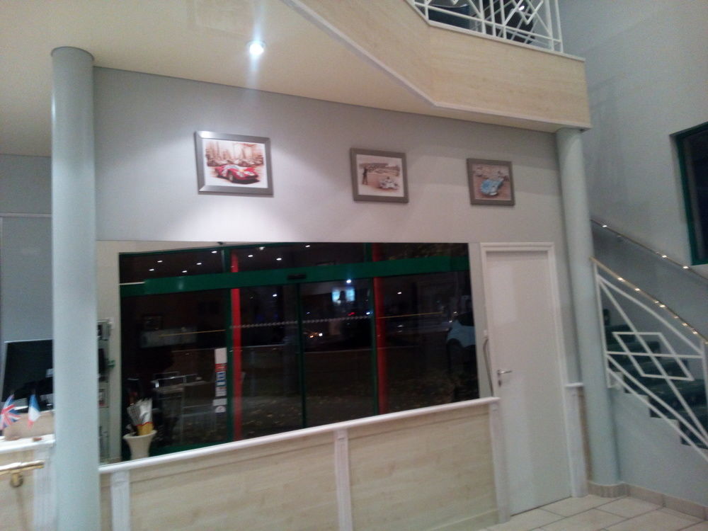 Hotel Le Circuit Le Mans Exterior photo